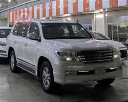 تۆیۆتا لاند کروزەر